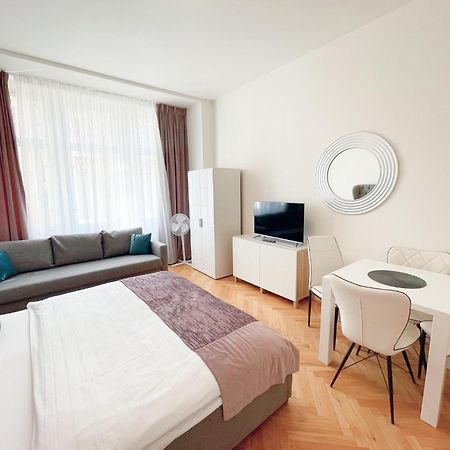Gold Art Apartments Прага Экстерьер фото