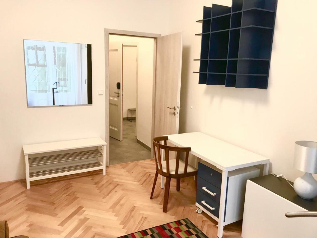 Gold Art Apartments Прага Экстерьер фото