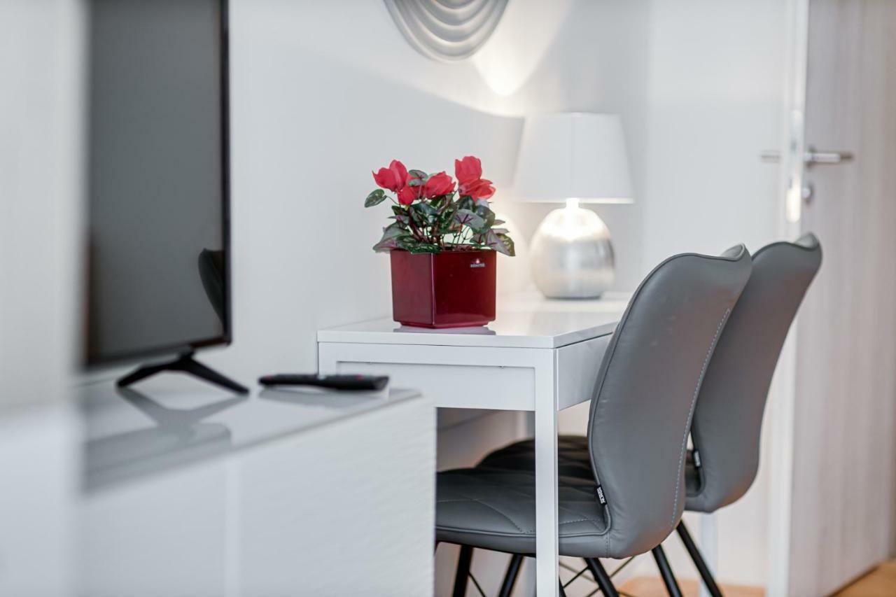 Gold Art Apartments Прага Экстерьер фото