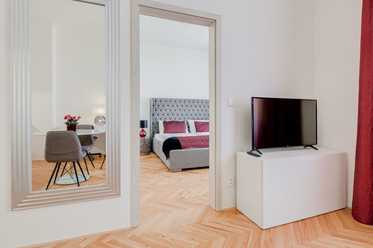 Gold Art Apartments Прага Экстерьер фото