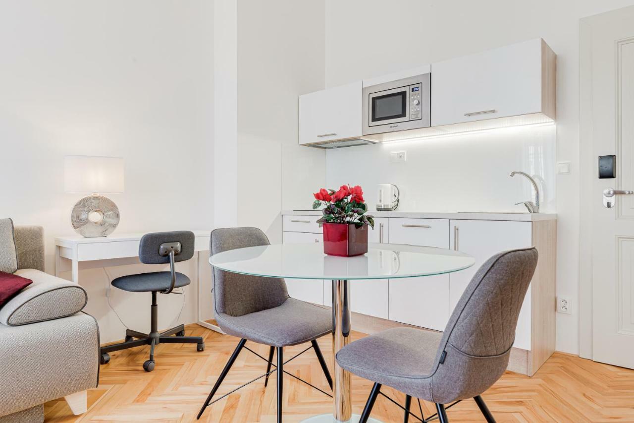 Gold Art Apartments Прага Экстерьер фото